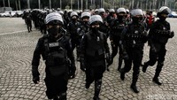 Untuk di kawasan Istana Negara, polisi akan menahan massa untuk berunjuk rasa cukup di Patung Kuda, Jalan Medan Merdeka Barat. 