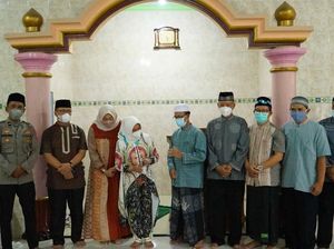 Safari Ramadan, Walkot Mojokerto Kunjungi Masjid-Musala & Bagi Bingkisan