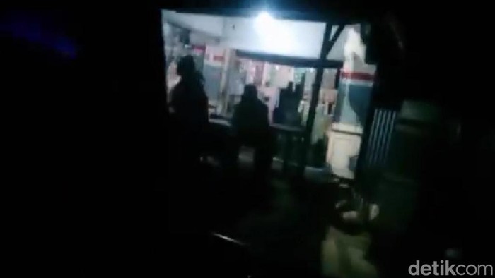 Sopir ambulans RSUD dr Soetomo dikeroyok di Bangil