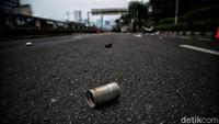 Aksi demonstrasi BEM SI di depan gedung DPR hari ini telah selesai. Para peserta aksi mulai meninggalkan kawasan gedung DPR, Senayan, Jakarta Pusat.
