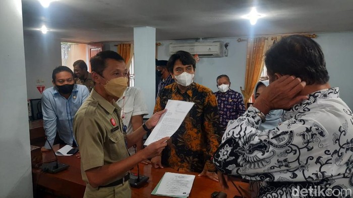 PGRI Kabupaten Blora melakukan audensi di DPRD Blora, Senin (11/4/2022)