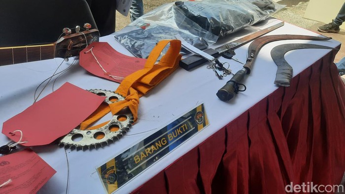 Polisi menangkap lima orang pelaku yang menewaskan anak anggota DPRD Kebumen di Jogja, Senin (11/4/2022).