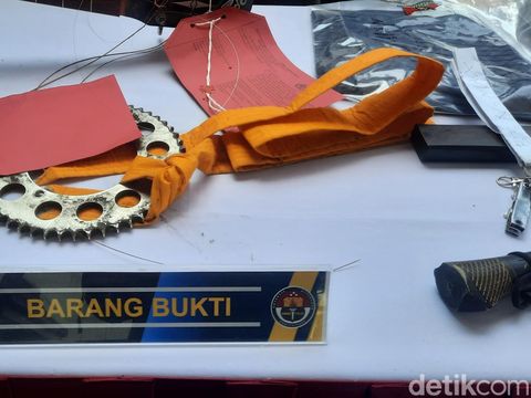 Polisi menangkap lima orang pelaku yang menewaskan anak anggota DPRD Kebumen di Jogja, Senin (11/4/2022).