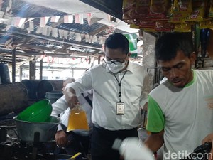 Harga Minyak Goreng Curah Berangsur Turun, Kini Rp 20 Ribu per Kg