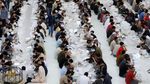 Buka Puasa Bersama di Masjid Al-Azhar Kairo, Indah Banget