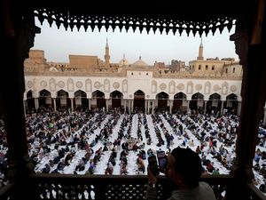 Buka Puasa Bersama di Masjid Al-Azhar Kairo, Indah Banget