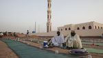 Warga Sudan Ramai-ramai Cegat Pengendara di Jalan, Ada Apa?