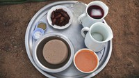 Di Sudan, kita tidak akan pernah kelaparan ketika bulan Ramadan. Selain bertebaran hidangan makanan berbuka secara cuma-cuma, berbagai hidangan keberkahan juga tersajikan untuk mengenyangkan. Ramadan kareem!   