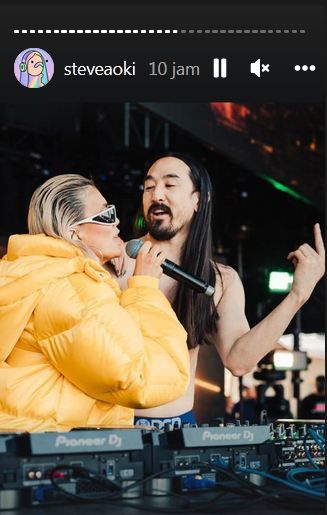 Agnez Mo dan Steve Aoki