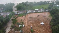 Tanah longsor tersebut disebabkan oleh terjangan dahsyat Badai Megi.  