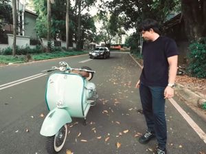 Atta Halilintar Full Senyum Dikasih Vespa Ratusan Juta dari Aurel