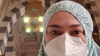 Saya memantapkan diri dan alhamdulillah bisa berangkat ibadah umrah saat ini, kata Catherine Wilson. (Foto: dok. Catherine Wilson)