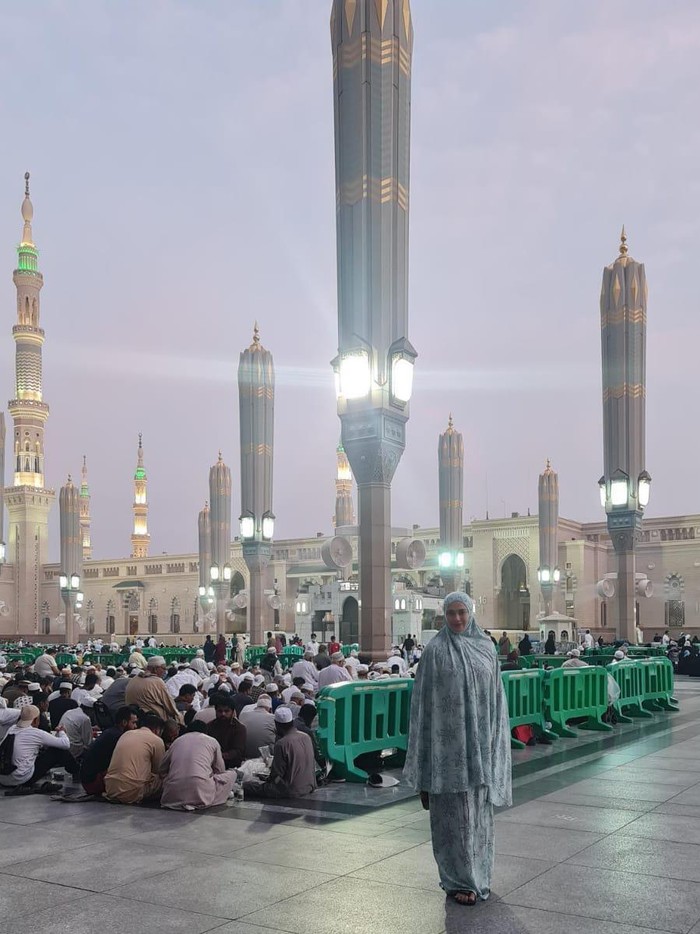 Catherine Wilson Catherine Wilson umrah di bulan Ramadan.