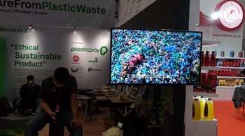 Plasticpay berhasil mengumpulkan sekitar 3.000 sampah botol plastik melalui dropbox dan Reverse Vending Machine (RVM) di acara Indonesia International Motor Show (IIMS) Hybrid 2022. 