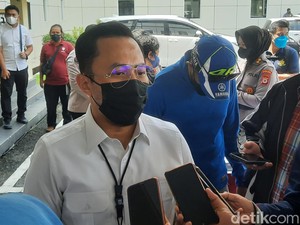 Kombes Ade Ary, Rela Pajang Nomor HP Pribadi di Medsos Demi Pelayanan