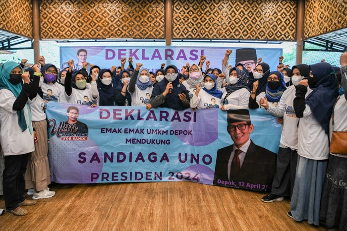 Emak-emak di Depok Deklarasi Sandiaga