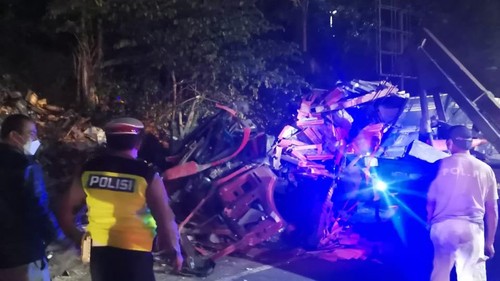 Evakuasi korban lakalantas di Bajera Tabanan