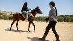 Wanita-wanita Tangguh Irak Ini Jago Berkuda Lho, Penasaran?