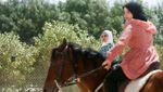 Wanita-wanita Tangguh Irak Ini Jago Berkuda Lho, Penasaran?