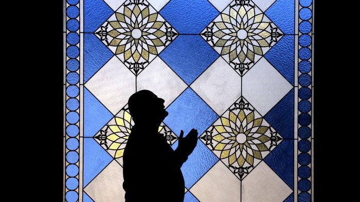 Puasa adalah jalan sunyi. Ibadah dan amalannya tidak terdeteksi oleh diri sendiri atau khalayak ramai. Hanya Allah yang mengetahui dan menimbang amalan selama Ramadan.