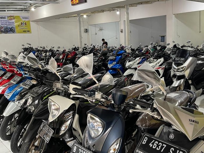 Jual-beli motor bekas Antara Motor