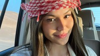 Julia Van Vloten lalu menceritakan momen di awal datang ke Jakarta. Ketika itu, bintang serial Scandal itu mengaku sempat disorot warga karena penampilannya. (Foto: dok. Instagram @juliavanvloten)