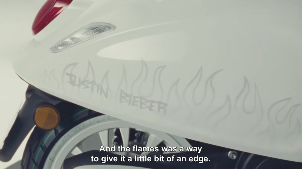Justin Bieber x Vespa (Tangkapan Youtube Vespa Official)