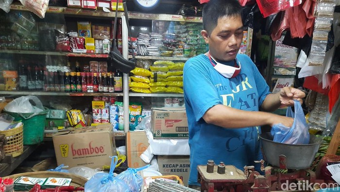 kebijakan kantong plastik