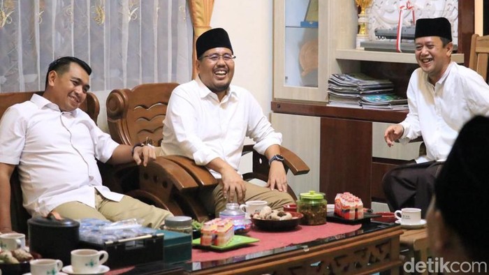 Ketua Gerindra Jatim Anwar Sadad saat sowan ke Tokoh Agama di Kediri Raya.