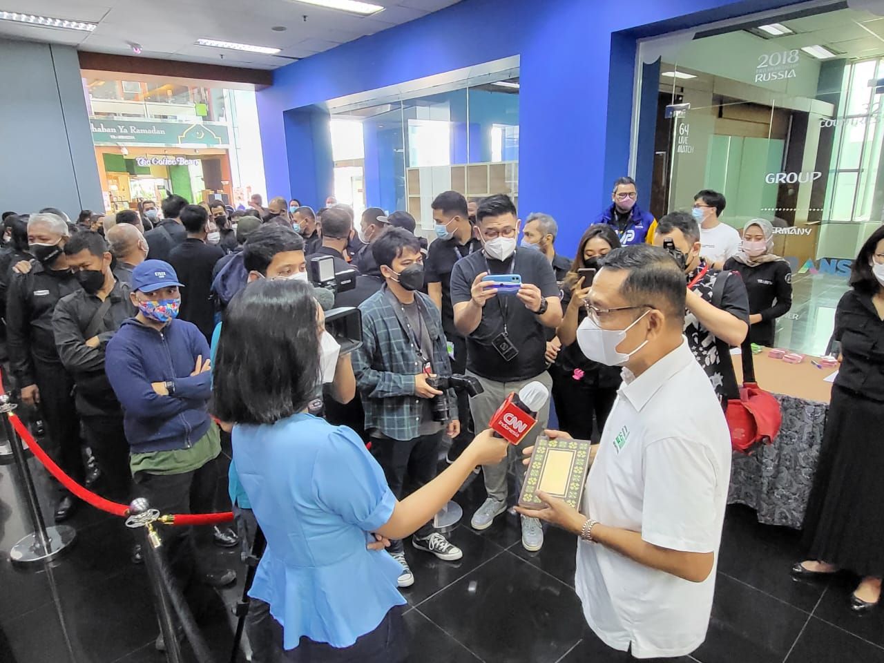 Koperasi Transmedia bekerjasama dengan Sinarmas menggelar bazar minyak goreng Ramadan