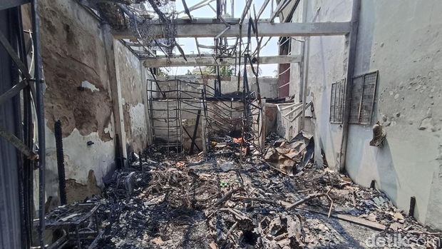 Lima orang tewas akibat peristiwa kebakaran di sebuah bengkel di kawasan Tanjung Priok, Jakarta Utara. (Wildan N/detikcom)