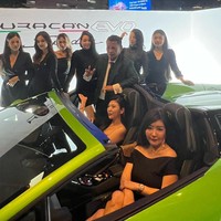 Tantangannya pasti ada, kita masuk ke dalam lingkungan baru, butuh penyesuaian, asprinya juga banyak, kita harus bersosialisasi sama yang sebelumnya biar akur kan, tutur wanita yang dulu pernah jadi model seksi itu. Foto: Instagram @mahesaputriii