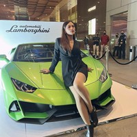 Menurut Mahesa, mereka yang jadi aspri Hotman Paris biasanya memang wanita yang menawan dan smart. Ia berpendapat jika Hotman sengaja mencari yang cantik karena banyak kegiatan jadi harus selalu fresh. Foto: Instagram @mahesaputriii