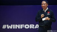 Menteri Pemuda dan Olahraga Zainudin Amali berbicara saat berlangsungnya presconfrence 500 Hari Menuju FIBA World Cup 2023, Jakarta, Selasa (12/4/2022).