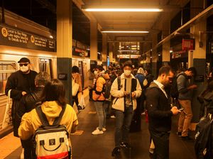 Mencekam! Kepanikan Penumpang saat Penembakan di Kereta di New York