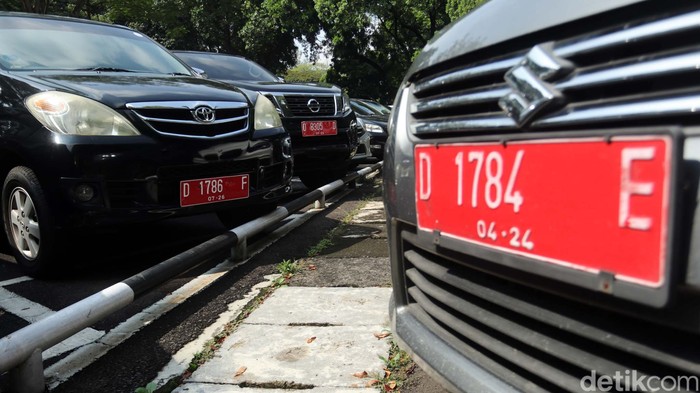 Mobil dinas Pemkot Bandung dilarang digunakan untuk mudik Lebaran 2022. Hal itu disampaikan Plt Wali Kota Bandung Yana Mulyana.