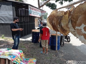 Pedagang Bedug Musiman Mulai Bermunculan di Kota Tasikmalaya