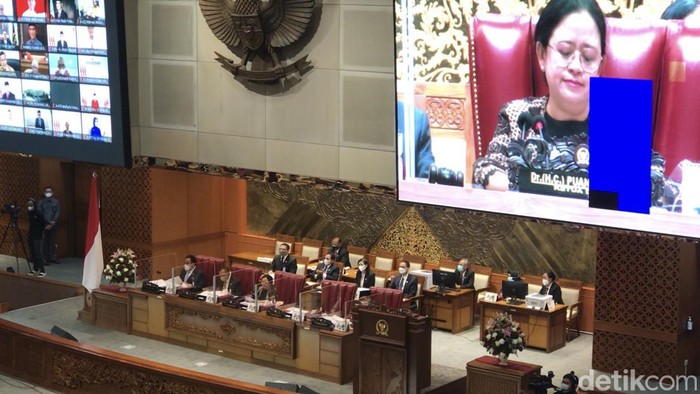 Puan Maharani di rapat paripurna pengesahan RUU TPKS (Firda Cynthia Anggrainy/detikcom).