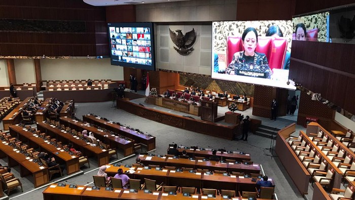 Rapat paripurna DPR pengesahan RUU TPKS, di kompleks parlemen, Senayan, Jakarta, Selasa (12/4/2022).