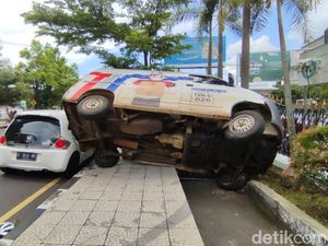 Mobil Ekspedisi Terguling, Warga Ciamis: Terdengar Suara Ledakan