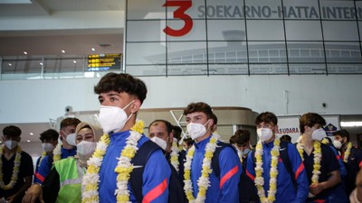 Siap Tanding di JIS, Tim Atletico Madrid-Barcelona Mendarat di Soetta