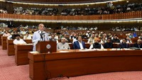 Selama berpuluh tahun, supremasi sipil di Pakistan didominasi oleh dua keluarga paling berpengaruh, yakni Sharif dan Bhutto. Kedua partai terbesar, Liga Muslim Pakistan dan Partai Rakyat Pakistan masing-masing dipimpin oleh kedua klan. (Press Information Department via AP).