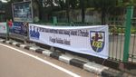 Spanduk KNPI Desak Bahlil Dicopot Mejeng di Jalanan Ibu Kota