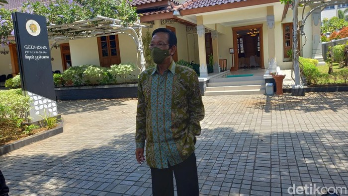 Sri Sultan HB X di Kepatihan Jogja, Selasa (12/4/2022).