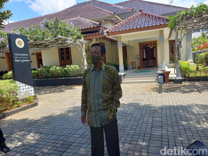Sri Sultan HB X di Kepatihan Jogja, Selasa (12/4/2022).