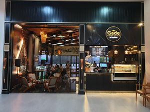 Di The Gade Coffee Sarinah, Bisa Seruput Kopi Sambil Nabung Emas