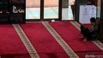 Istirahat Sejenak di Masjid untuk Isi Tenaga Saat Puasa