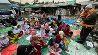 Bahkan dongeng islami pun dilakukan.