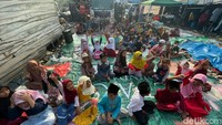 Anak-anak terlihat sangat antusias mengikuti jalannya rangkaian acara.