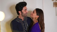 Kediaman keluarga Ranbir Kapoor di Mumbai pun telah didekorasi. (Foto: dok. Instagram @aliaabhatt)  